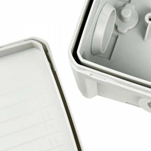 Коробка монтажная для открытой установки 146х105х65 мм (наруж.162х122х68 мм) IP66 со скобами серая UEC JB-146-105-065-GF-IP66-GR